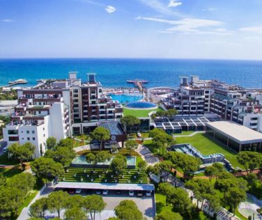 SELECTUM LUXURY RESORT